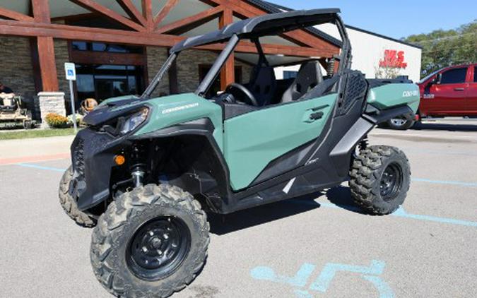 2026 Can-Am Commander DPS 700