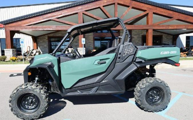 2026 Can-Am Commander DPS 700
