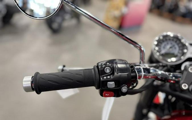 2025 Triumph Bonneville T120 - Elvis Presley Edition Carnival Red