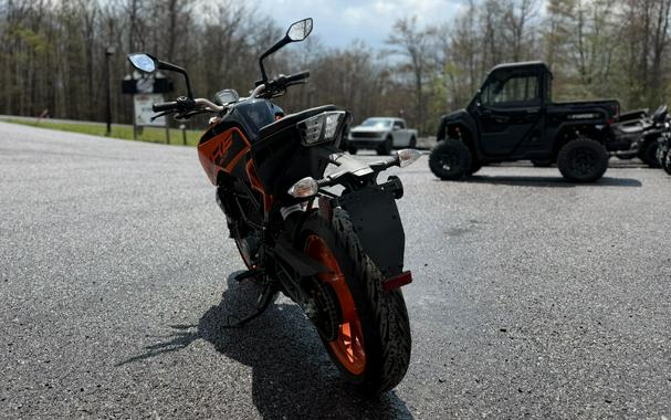 2023 KTM 200 Duke