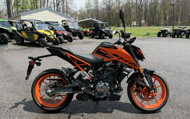 2023 KTM 200 Duke