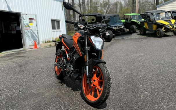 2023 KTM 200 Duke