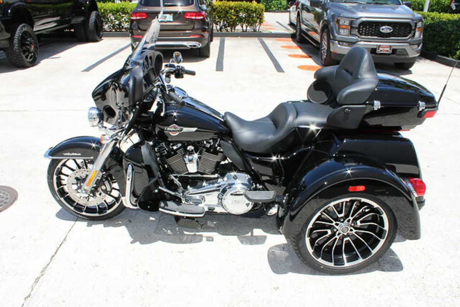 New 2025 Harley-Davidson Tri Glide Ultra FLHTCUTG Trike For Sale In Miami, Florida