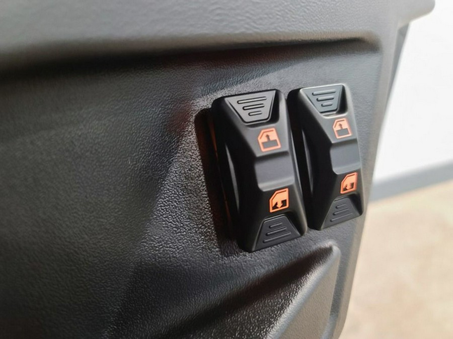 2026 Can-Am Defender MAX Limited HD11 Desert Tan & Carbon Blac