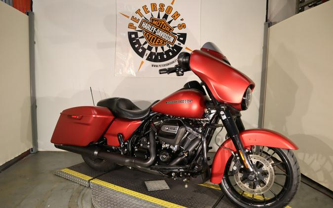 2019 Harley-Davidson Street Glide Special Wicked Red Denim