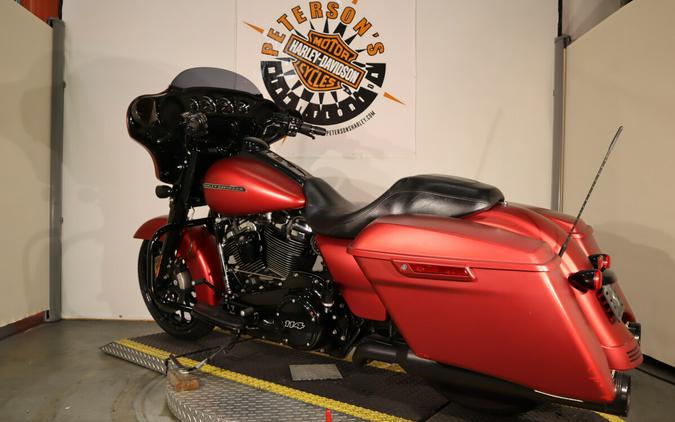 2019 Harley-Davidson Street Glide Special Wicked Red Denim