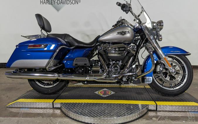 2017 Harley-Davidson Road King Two-Tone Superior Blue/Billet Silver