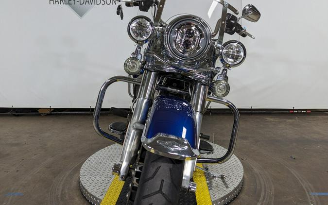 2017 Harley-Davidson Road King Two-Tone Superior Blue/Billet Silver