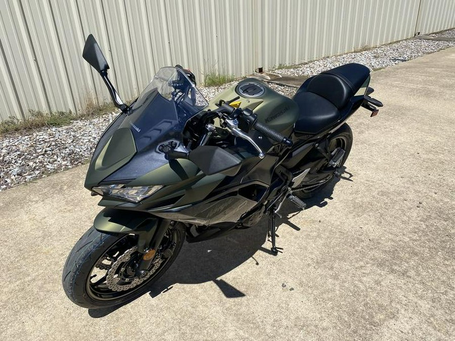 2024 Kawasaki Ninja® 650 ABS Metallic Covert Green/Metallic Spark Black