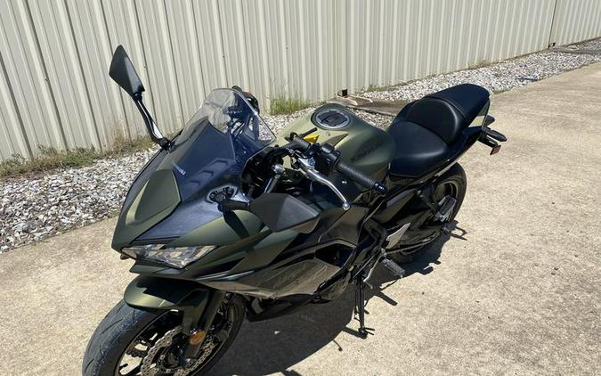 2024 Kawasaki Ninja® 650 ABS Metallic Covert Green/Metallic Spark Black