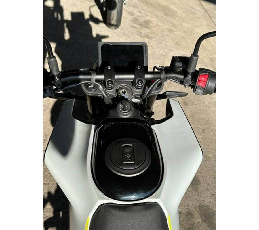 2024 Husqvarna® Vitpilen 401