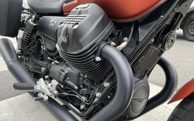 2021 Moto Guzzi V7 Stone 850