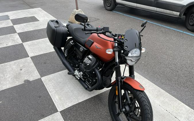 2021 Moto Guzzi V7 Stone 850