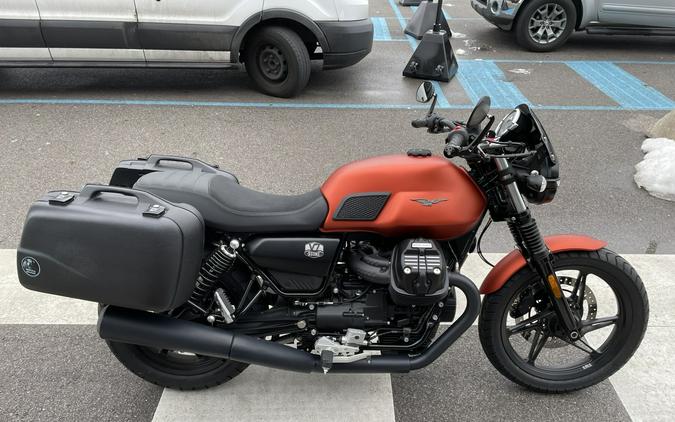 2021 Moto Guzzi V7 Stone 850