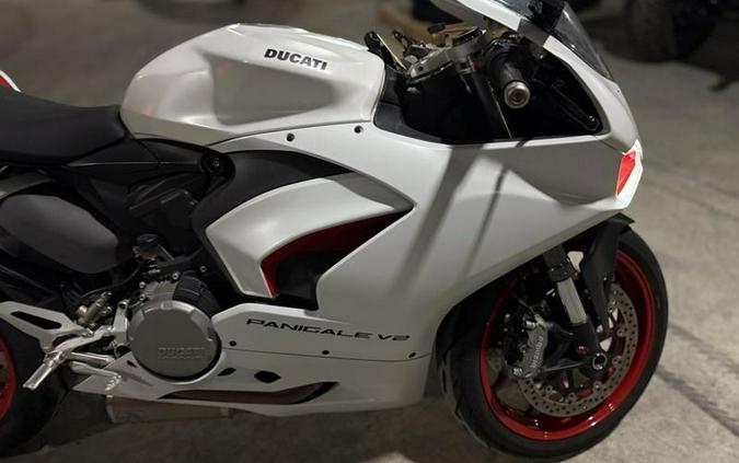 2021 Ducati Panigale V2 White Rosso Livery