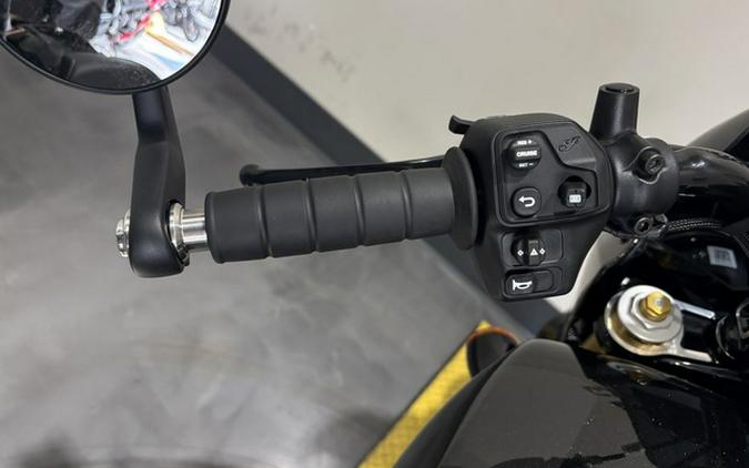 2026 Indian 101 Scout Black Crystal With Super Graphite