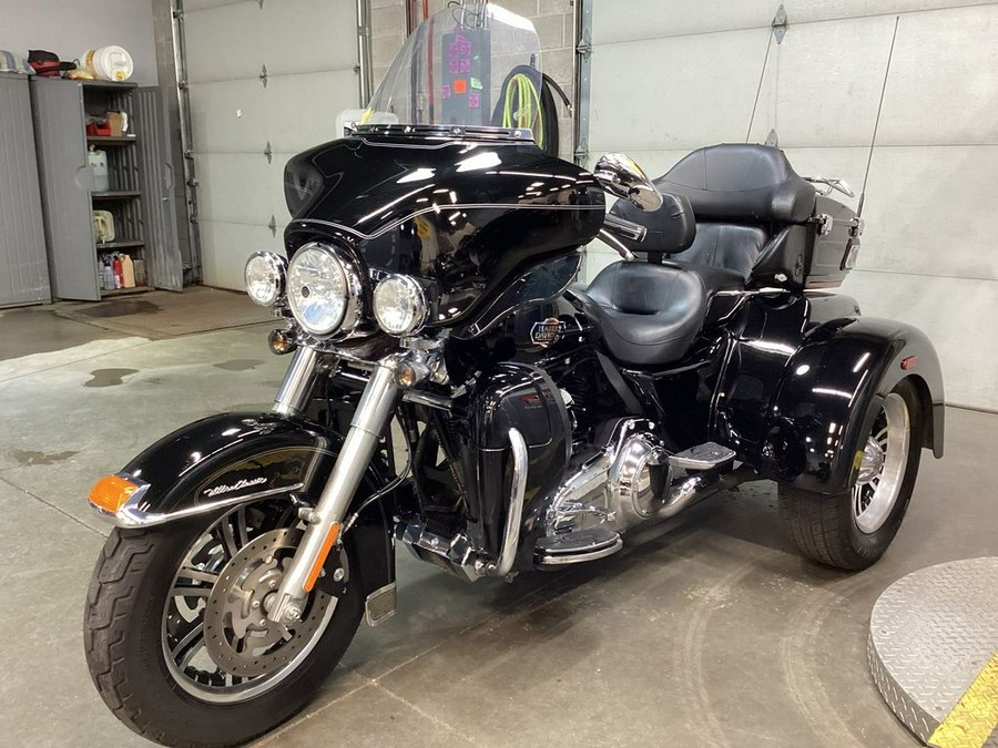 2010 Harley-Davidson® FLHTCUTG - Tri Glide® Ultra Classic®