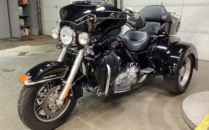 2010 Harley-Davidson® FLHTCUTG - Tri Glide® Ultra Classic®