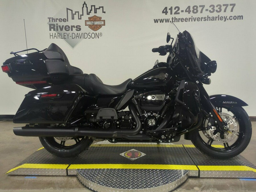 2023 Harley-Davidson® Ultra Limited Vivid Black – Black Finish