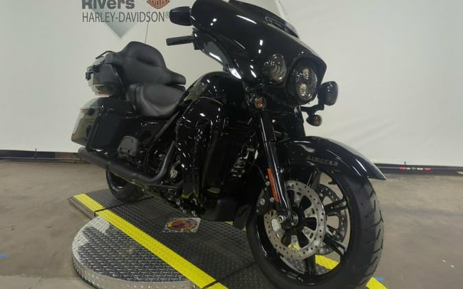 2023 Harley-Davidson® Ultra Limited Vivid Black – Black Finish