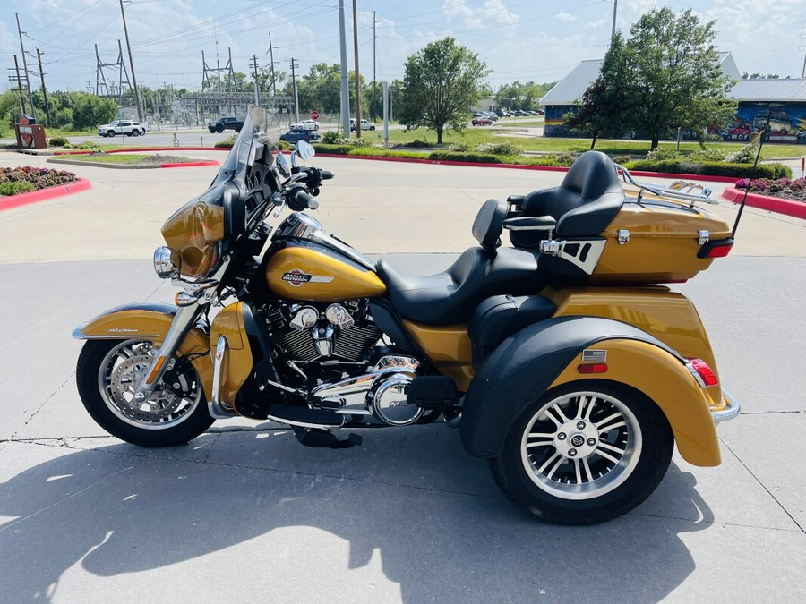 2023 Harley-Davidson Tri Glide Ultra FLHTCUTG