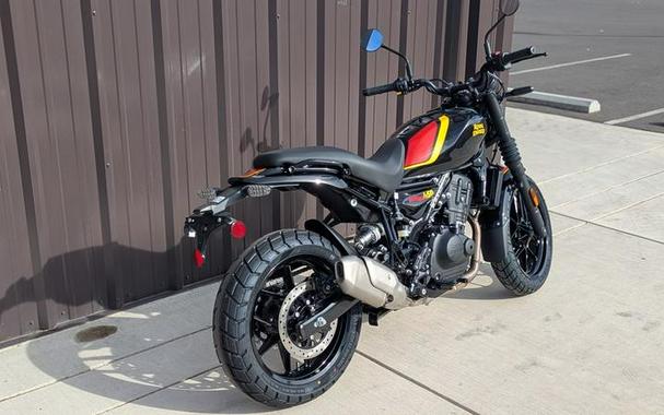 2026 Royal Enfield Guerrilla 450 Playa Black