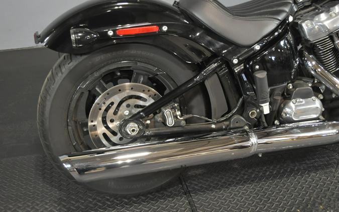 2026 Harley-Davidson Street Bob Vivid Black Chrome Cast Wheels