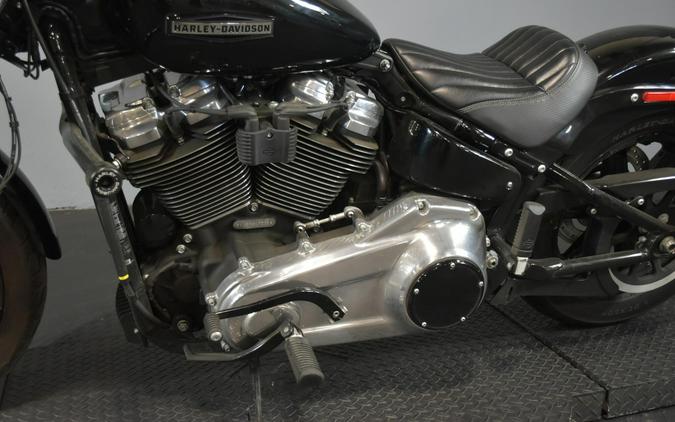 2026 Harley-Davidson Street Bob Vivid Black Chrome Cast Wheels