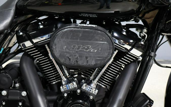 2023 Harley-Davidson Road Glide Special Vivid Black - Black Finish