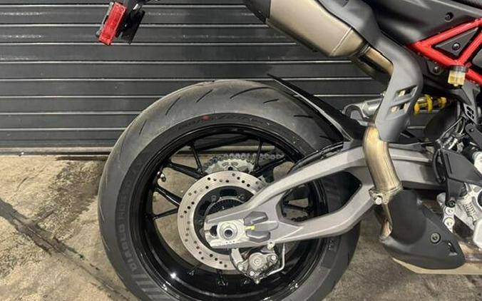 2027 Ducati HYPERMOTARD V2