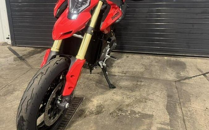 2027 Ducati HYPERMOTARD V2