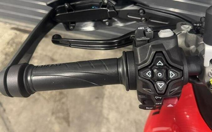 2027 Ducati HYPERMOTARD V2