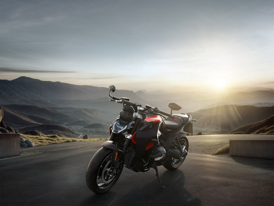 2026 BMW R 1300 R