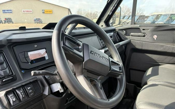 2026 Can-Am Defender XT CAB HD11