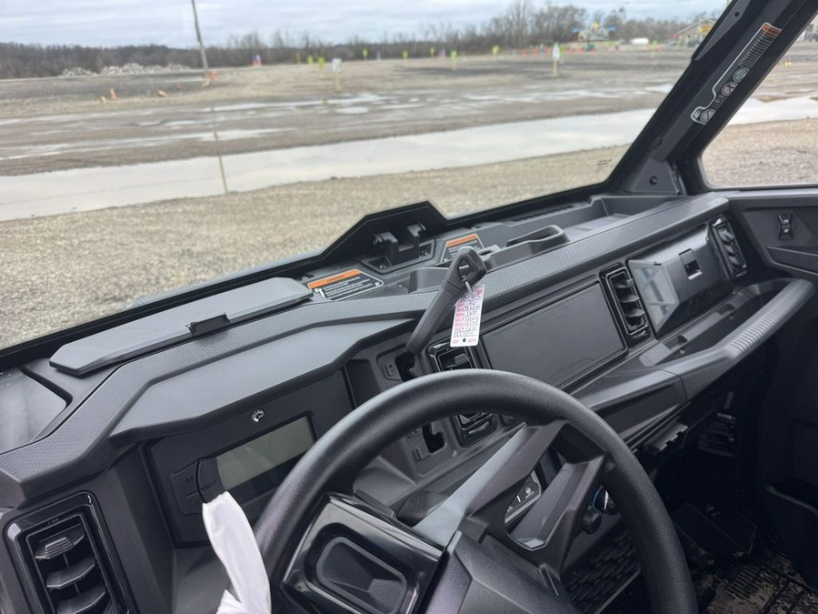 2026 Can-Am Defender XT CAB HD11