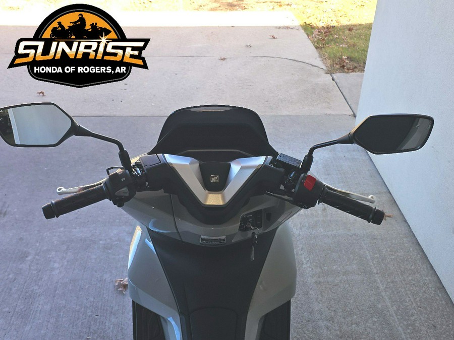 2025 PCX ABS - Honda