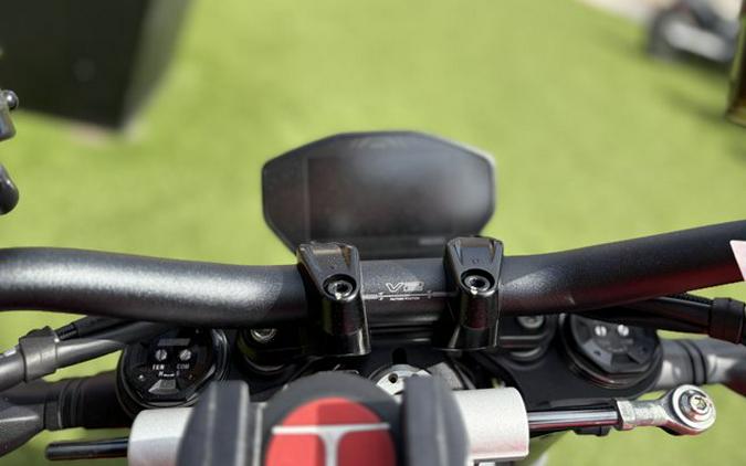2022 Ducati STREETFIGHTER V2