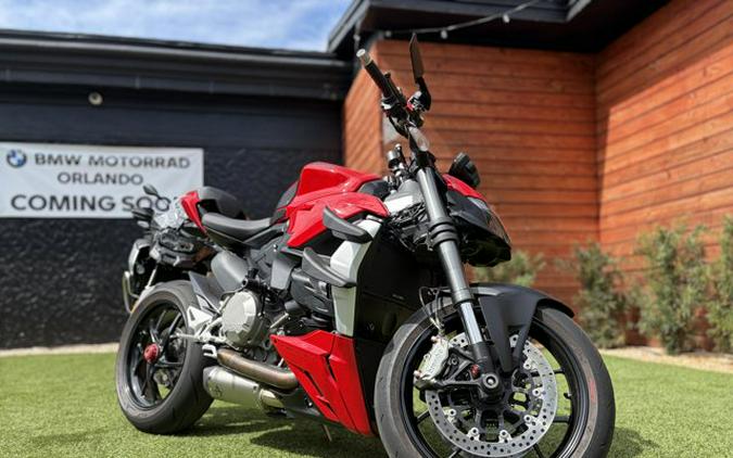 2022 Ducati STREETFIGHTER V2