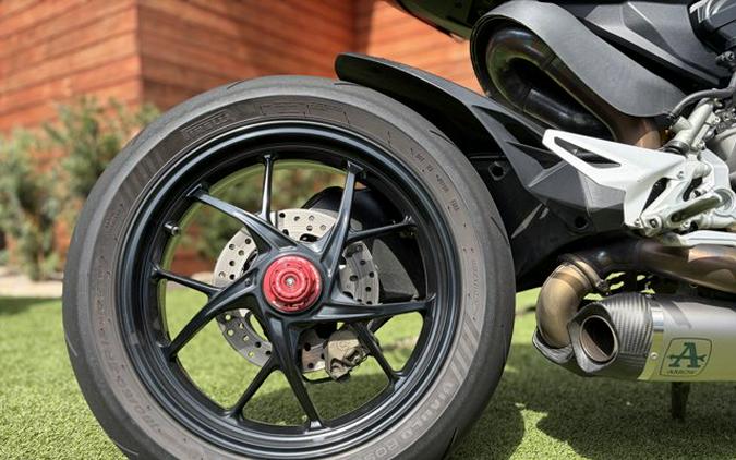 2022 Ducati STREETFIGHTER V2