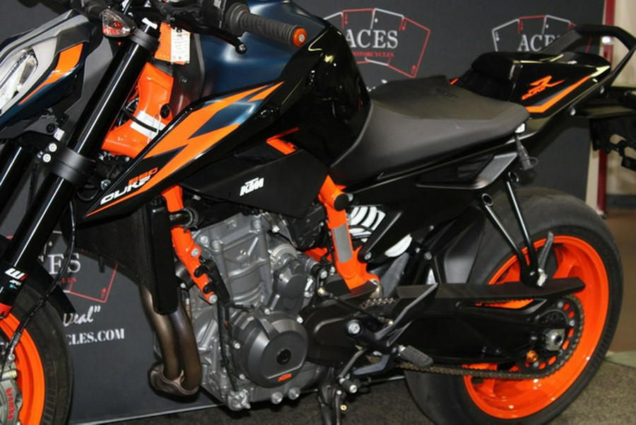 2023 KTM Duke 890 R