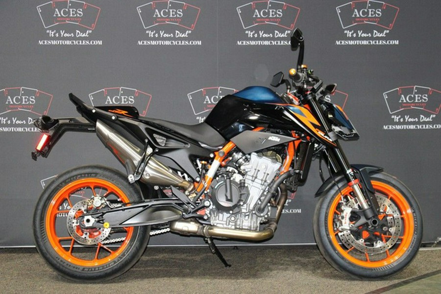 2023 KTM Duke 890 R