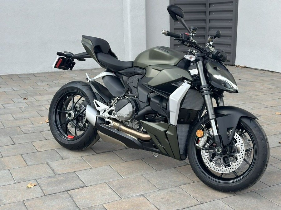 2024 Ducati Streetfighter V2 Storm Green