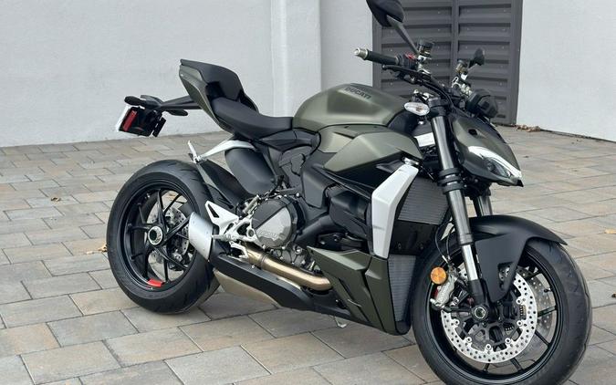 2024 Ducati Streetfighter V2 Storm Green