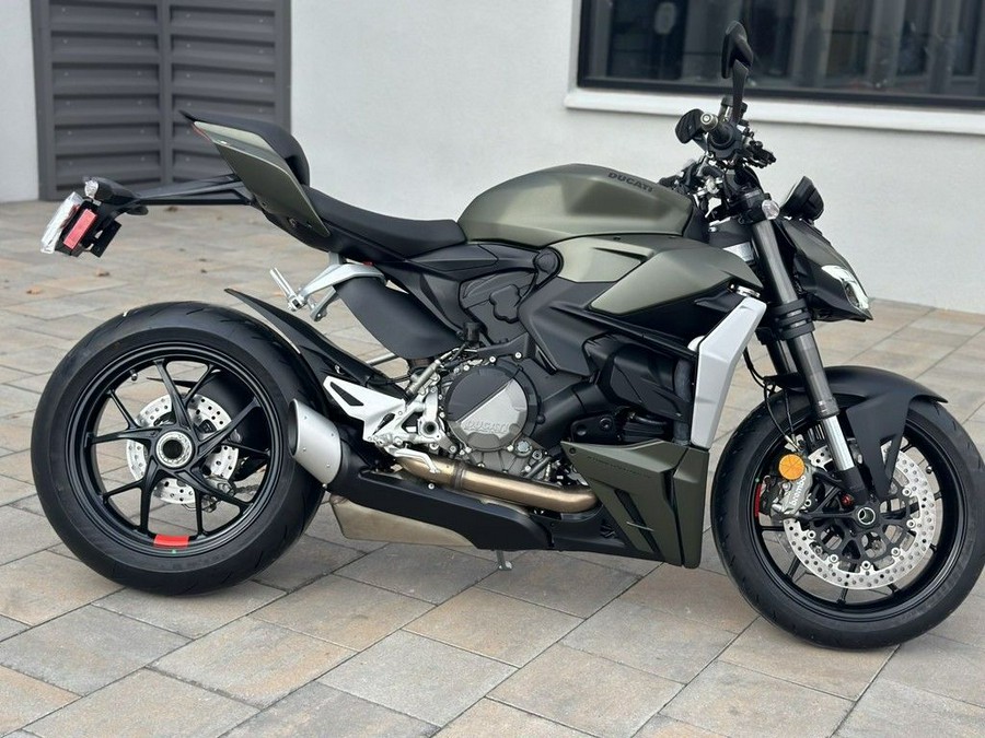 2024 Ducati Streetfighter V2 Storm Green