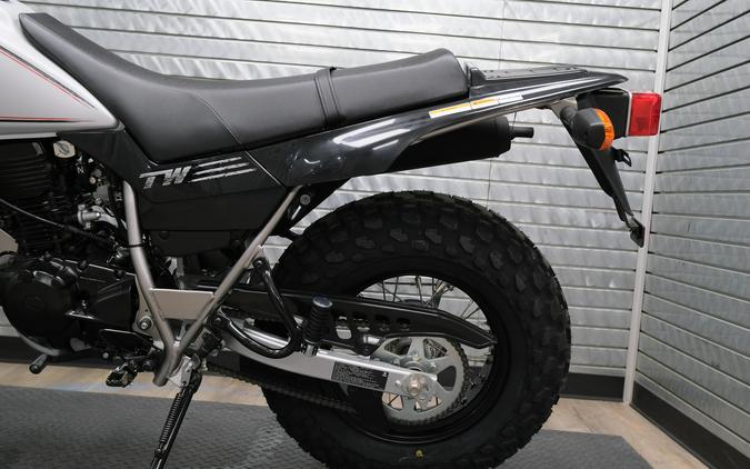 2027 YAMAHA TW200