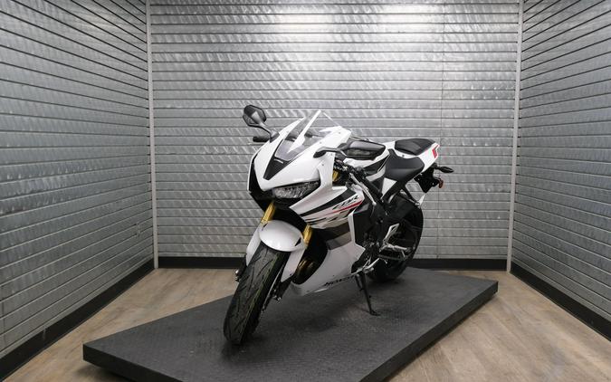 2027 HONDA CBR1000RR ABS