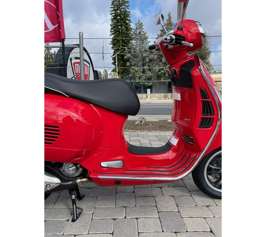 2023 Vespa GTS Super 300