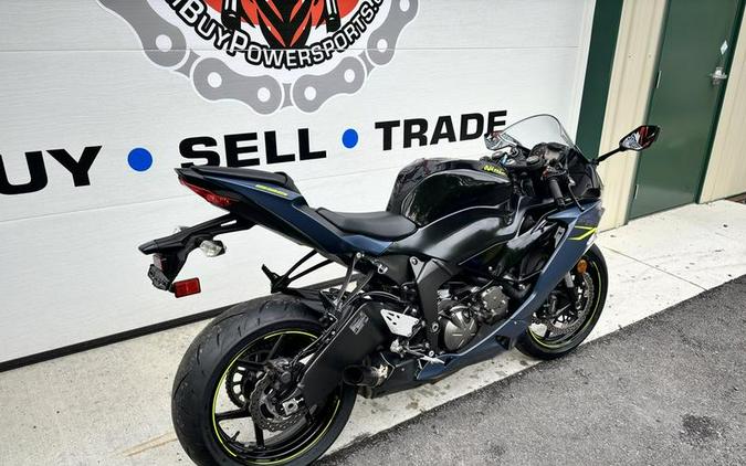 2023 Kawasaki Ninja® ZX™-6R Metallic Matte Twilight Blue/Metallic Diablo Black