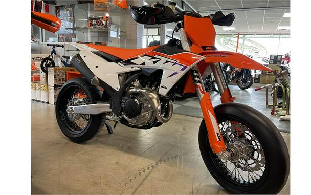 2023 KTM 450 SMR First Look [8 Fast Facts, 30 Photos, Specs]