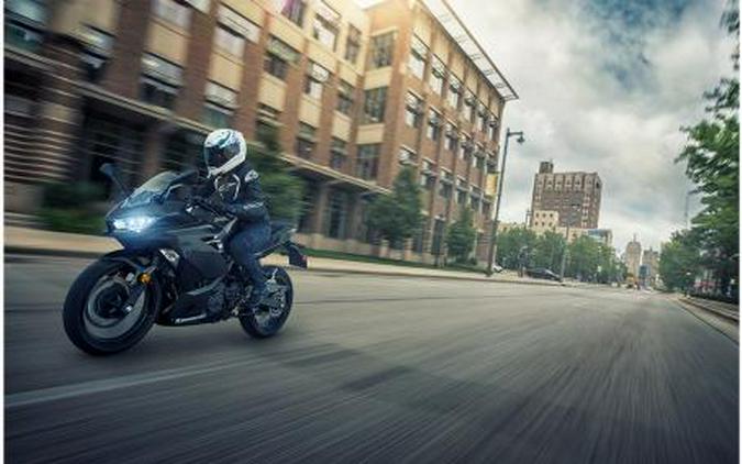 2019 Kawasaki Ninja® 400 Base